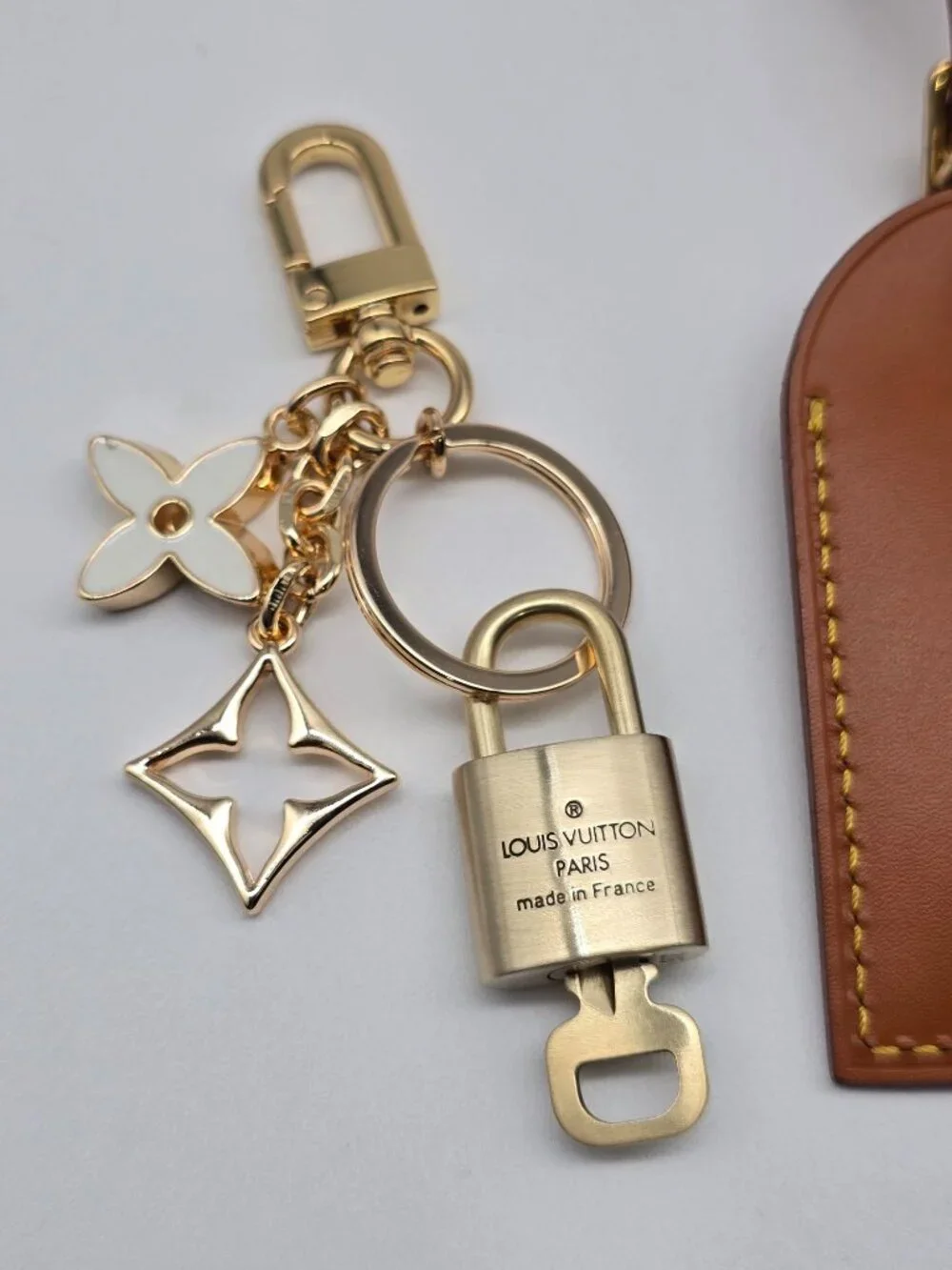 Authentic Louis Vuitton Large Brown Luggage Tag Gold LV Padlock Key + Bag Charm